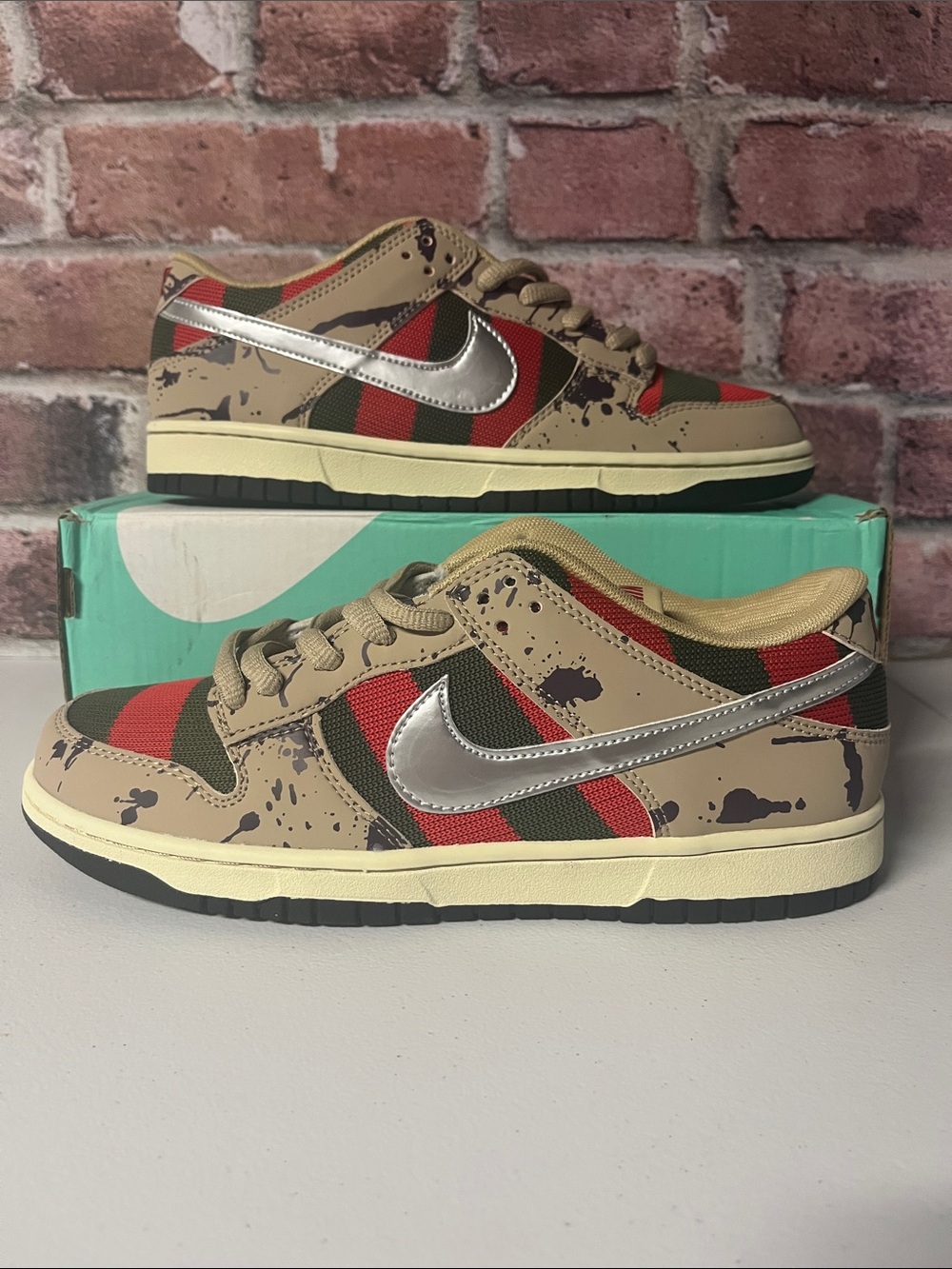 Nike SB Dunk Low Freddy Krueger